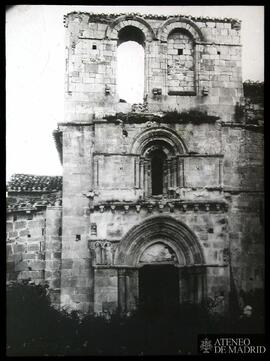 Fachada de la iglesi de Santa María de Estibaliz (Álava)