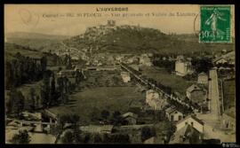 Tarjeta postal circulada de vista general de Saint-Flour y el Valle de Landers editada por Mauric...