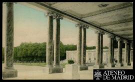 Tarjeta postal de heliograbado a color del peristilo de Palacio del Gran Trianón o Palais du Gran...