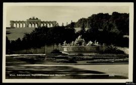 Tarjeta postal circulada de la fuente monumental Neptunnbrunnen y la Glorienta del Schlossgarten ...