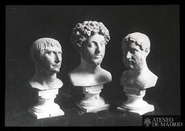Museo de Tarragona. Bustos de Trajano, ¿Marco Aurelio? y (...)