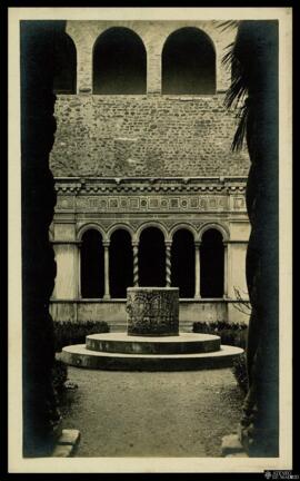Tarjeta postal de vista interior del Claustro de la Archibasílica de San Juan de Letrán de Roma e...