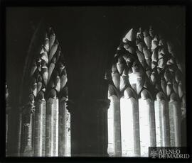 Dos arcos de un claustro gótico de la ¿catedral de Segovia?
