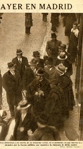 1931-02-12. Foto de ateneístas detenidos por la fuerza pública. Ahora (Madrid)