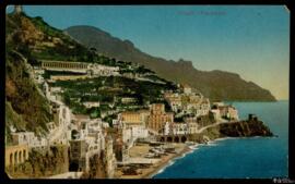 Tarjeta postal a color de vista panorámica de Amalfi editada por Carlo Cotini, Napoli, y  Stengel...