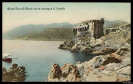 Tarjeta postal policromada de vista panorámica de la Torre dei Normanni o Torre di Maiori de Rave...