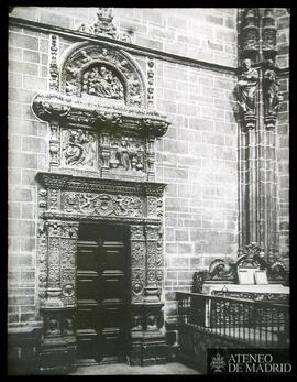 Puerta interior de la Sacrística de Plasencia (Cáceres).