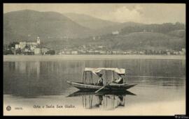 Tarjeta postal de escena costumbrista de paseo en barca entre Orta y la Isola San Giulio editada ...