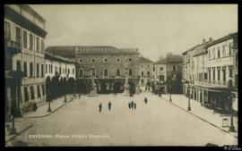 Tarjeta postal de la Piazza Vittorio Emanuele de Rávena editada por E. Lavagna e figlio en la mis...