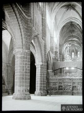 Nave principal de la Catedral de Ávila.