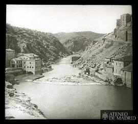 El río Tajo desde el puente de Alcántara de Toledo.