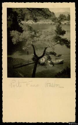 Tarjeta postal de vista panorámica de un pequeño embarcadero en el Golfo di Paraggi de Portofino,...