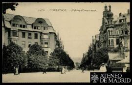 Tarjeta postal de escena costumbrista urbana en la Hohenzollernstrasse de Coblenza editada por la...