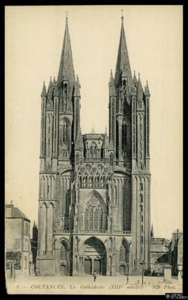 Tarjeta postal de vista exterior de la fachada principal de la Catedral de Coutances editada por ...