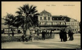 Tarjeta postal de escena costumbrista urbana junto al Casino Municipal de Niza