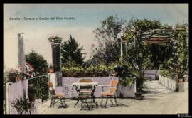 Tarjeta postal policromada de la terraza y el jardín del Hôtel Palumbo de Ravello editada por [Lu...