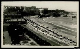 Tarjeta postal de vista de conjunto de la Grande Plage de Biarritz con bañistas editada por Éditi...