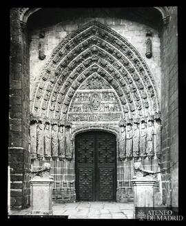 
Puerta norte de la Catedral de Ávila.
