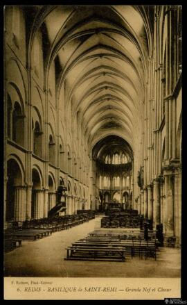 Tarjeta postal de vista interior de la Nave y el Coro de la Basílica de Saint-Remi de Reims edita...