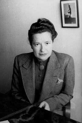 Conde, Carmen (1907-1996)
